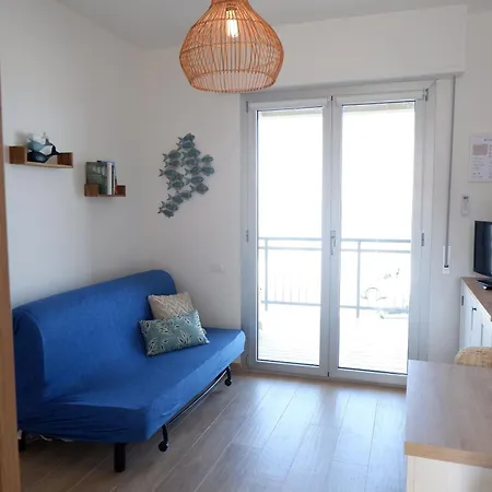 Casa Mirablu-seafront Marotta