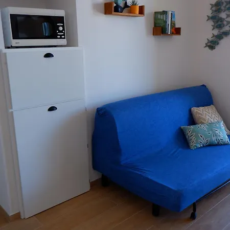 Casa Mirablu-seafront Apartment Marotta